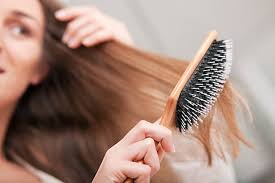 The Ultimate Guide to Choosing the Right Brush for Your Hair Type